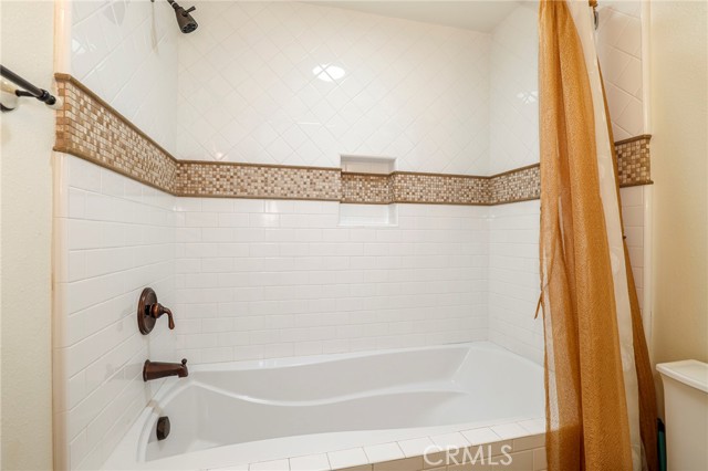 30452 Passageway Place, Agoura Hills CA: https://media.crmls.org/medias/86d00102-59ee-49f3-a5fd-5817f3bc1f45.jpg