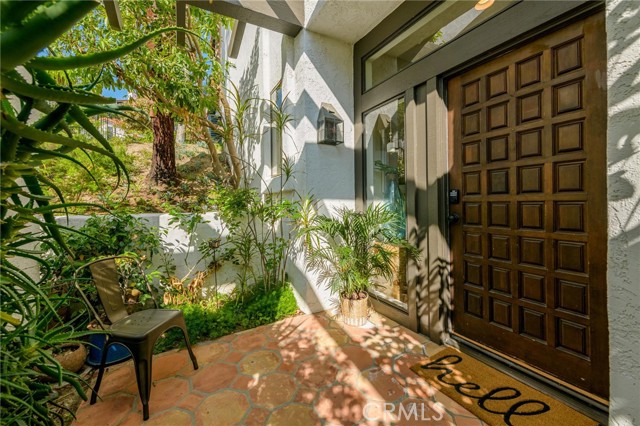Detail Gallery Image 4 of 47 For 1550 Michael Ln, Pacific Palisades,  CA 90272 - 3 Beds | 3/1 Baths