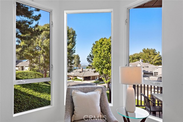 Detail Gallery Image 10 of 55 For 14 Lucerne, Newport Beach,  CA 92660 - 3 Beds | 2/1 Baths