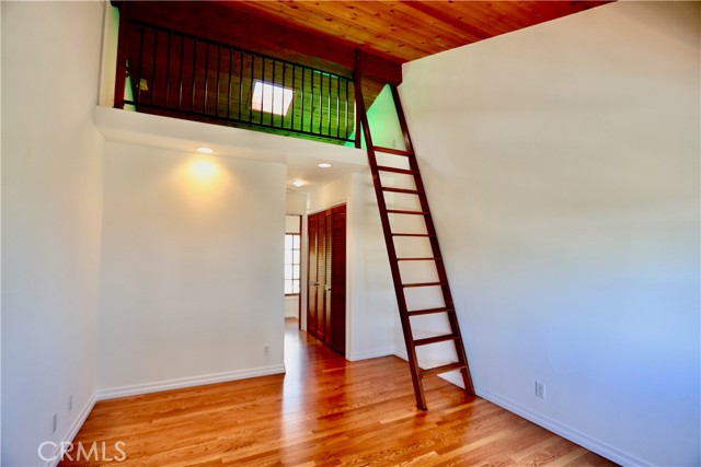 Detail Gallery Image 25 of 45 For 28817 Top of the World Dr, Laguna Beach,  CA 92651 - 2 Beds | 3 Baths