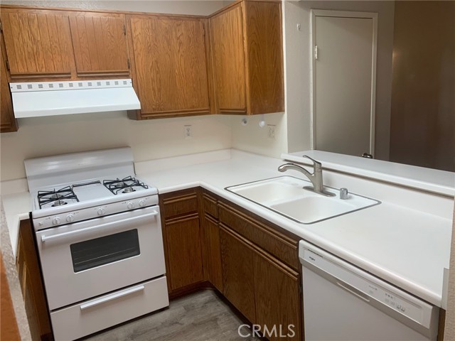 Detail Gallery Image 9 of 12 For 23839 Del Monte Dr #89,  Valencia,  CA 91355 - 1 Beds | 1 Baths