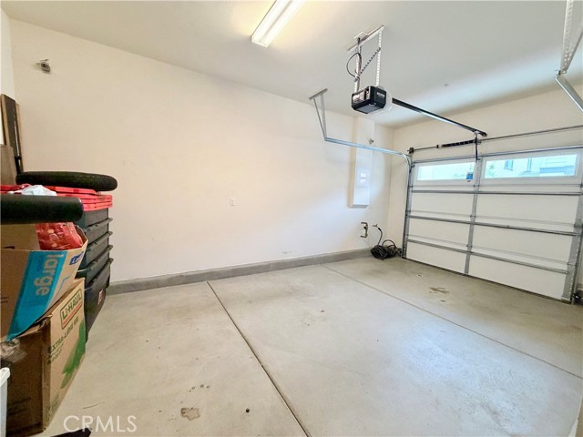 16584 Poppy Seed Ln, Fontana CA: https://media.crmls.org/medias/86d18c9e-db12-4307-9a3d-c250ddcdabfc.jpg