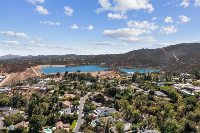 4406 Medley Place, Encino CA: https://media.crmls.org/medias/86d193ac-517b-4f0b-808f-87b57bdbe8d3.jpg