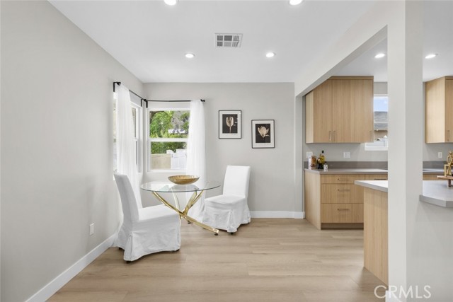 Detail Gallery Image 10 of 41 For 6820 Jellico Ave, Van Nuys,  CA 91406 - 3 Beds | 2 Baths