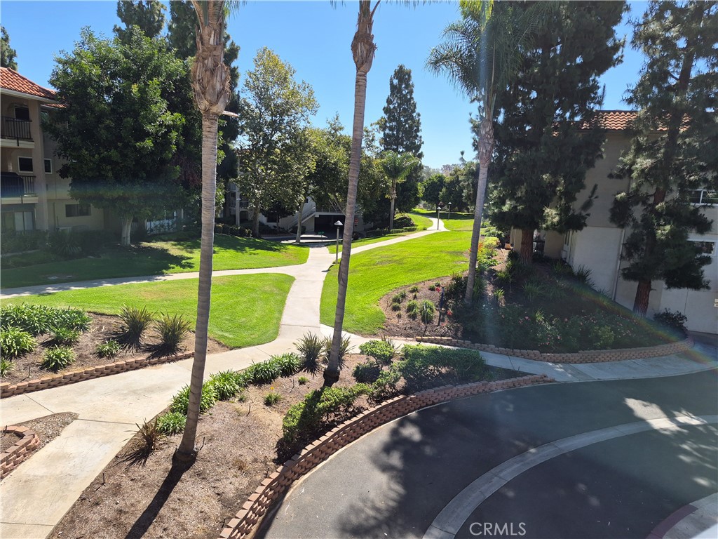 https://media.crmls.org/medias/86d2d469-f0f6-4d99-b0e8-cf420c5703d4.jpg?preset=X-Large
