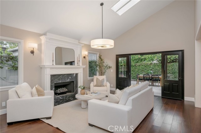 1704 Poinsettia, Manhattan Beach, California 90266, 4 Bedrooms Bedrooms, ,3 BathroomsBathrooms,Residential,For Sale,Poinsettia,SB26093212