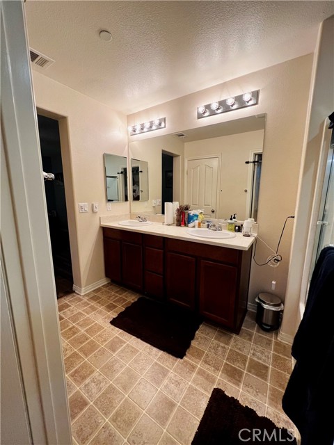 Detail Gallery Image 5 of 8 For 18394 Damiana, San Bernardino,  CA 92407 - 3 Beds | 2/1 Baths