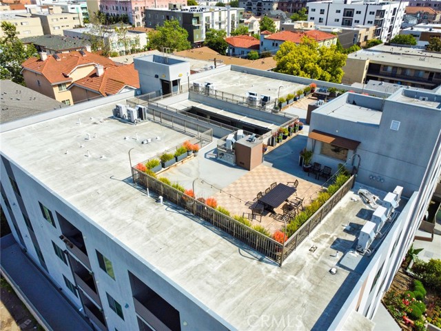 820 S Wilton Place, Los Angeles CA: https://media.crmls.org/medias/86d4c68c-b8be-4280-88b4-dc6f06a7d0b9.jpg