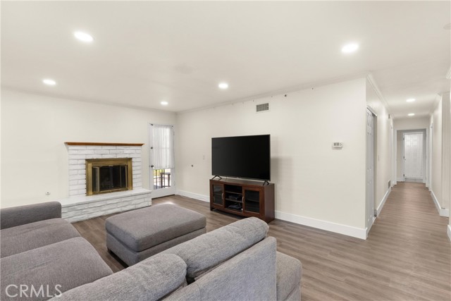 Detail Gallery Image 13 of 25 For 230 E Hoover Ave, Orange,  CA 92867 - 4 Beds | 2 Baths