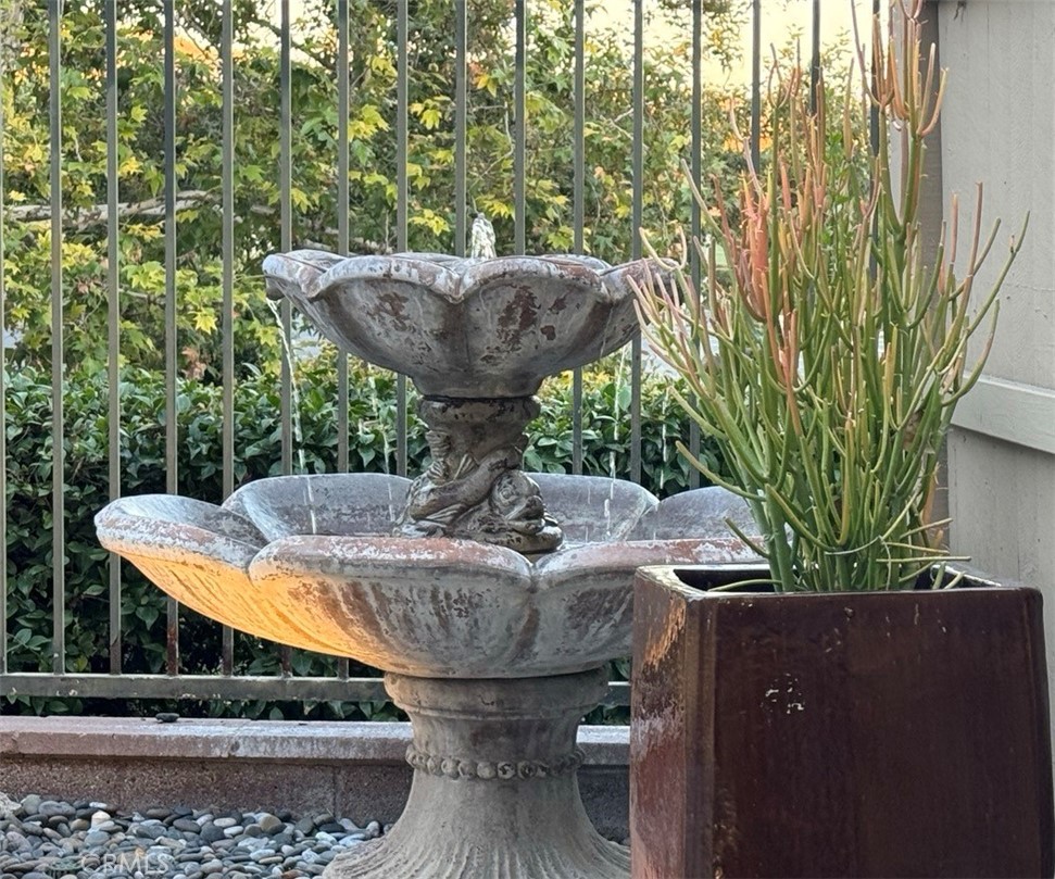 https://media.crmls.org/medias/86d5583f-af3e-4221-83c0-63e413e6a850.jpg?preset=X-Large