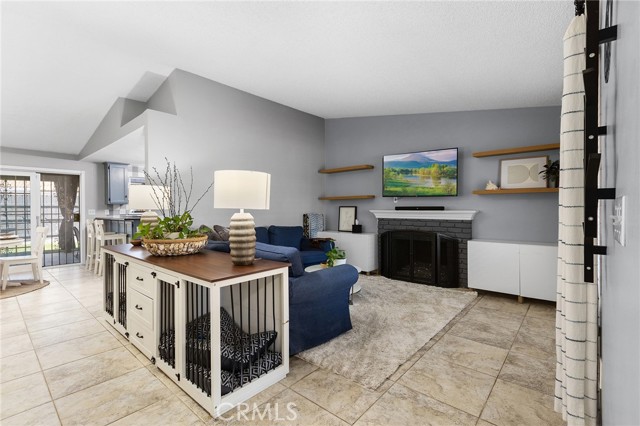 Detail Gallery Image 9 of 39 For 12659 Meadbury Dr, Moreno Valley,  CA 92553 - 4 Beds | 2 Baths