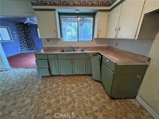 Detail Gallery Image 12 of 24 For 755 H, Parlier,  CA 93648 - 3 Beds | 2 Baths