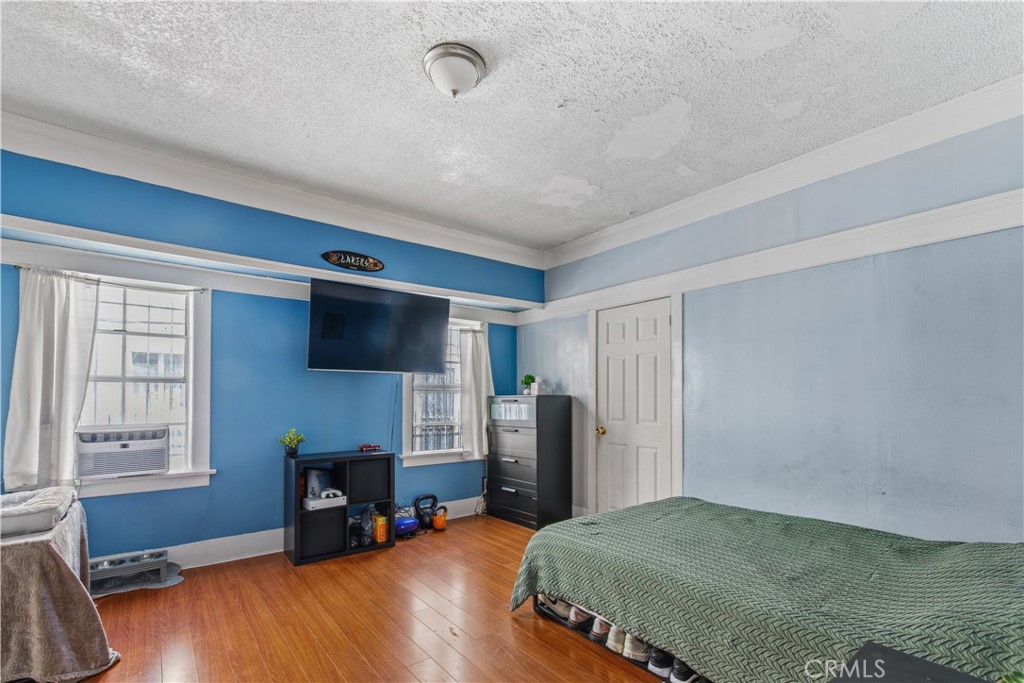https://media.crmls.org/medias/86d56d3d-01a5-4087-a66d-85b4544130e6.jpg?preset=X-Large