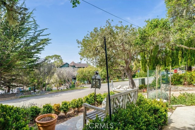 Detail Gallery Image 4 of 54 For 2180 Benson Ave, Cambria,  CA 93428 - 3 Beds | 3 Baths