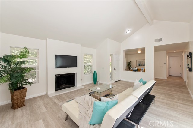 Detail Gallery Image 6 of 28 For 10 Windsong, Irvine,  CA 92614 - 3 Beds | 2 Baths