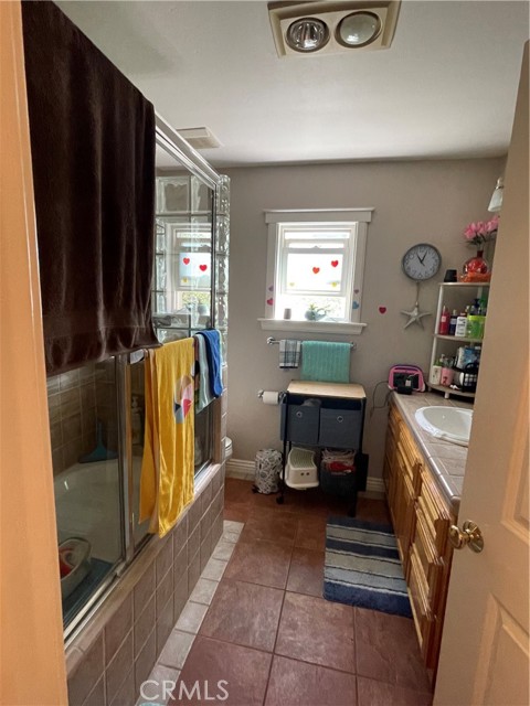 Detail Gallery Image 45 of 66 For 17183 Sunburst, –,  CA 91325 - 4 Beds | 4/1 Baths