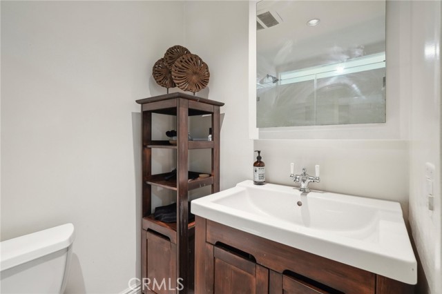 Detail Gallery Image 15 of 22 For 7228 Marina Pacifica Dr, Long Beach,  CA 90803 - 1 Beds | 1 Baths