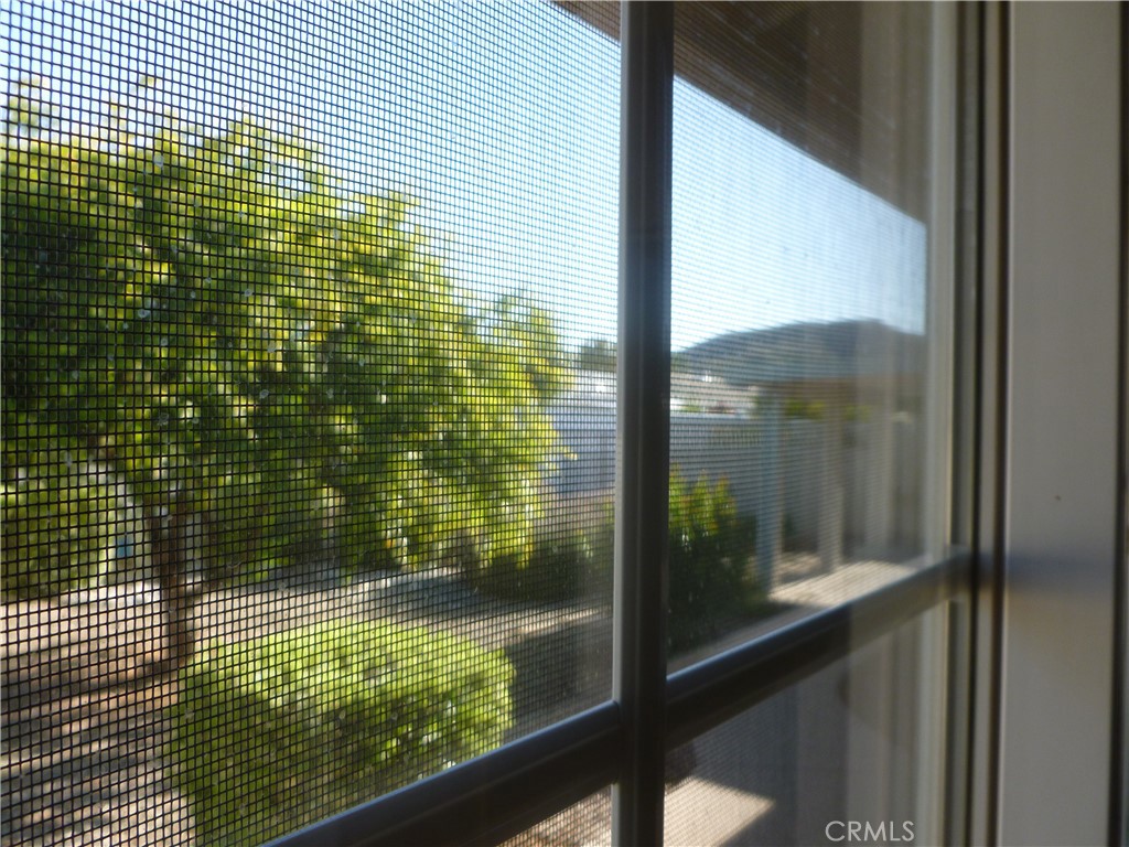 https://media.crmls.org/medias/86d98fc6-5f65-46cb-8548-9e3d31e2b55b.jpg?preset=X-Large