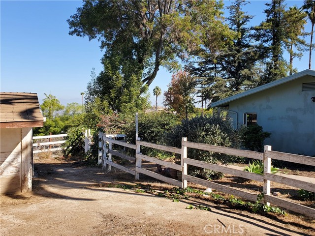 Horse stable