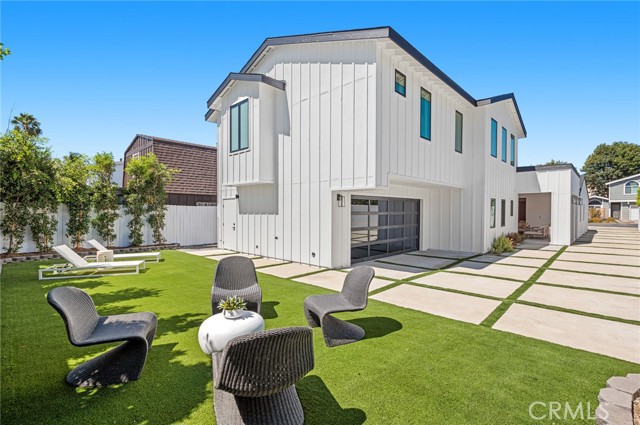 Detail Gallery Image 35 of 35 For 281 Santo Tomas Ave, Costa Mesa,  CA 92627 - 4 Beds | 4/1 Baths