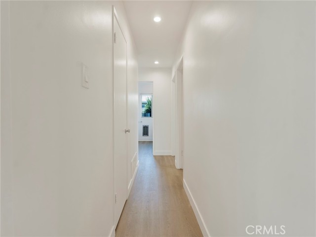 Detail Gallery Image 11 of 34 For 22222 Vanowen, Woodland Hills,  CA 91303 - 5 Beds | 2 Baths