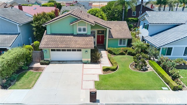 17675 Rainglen Ln, Huntington Beach, CA 92649