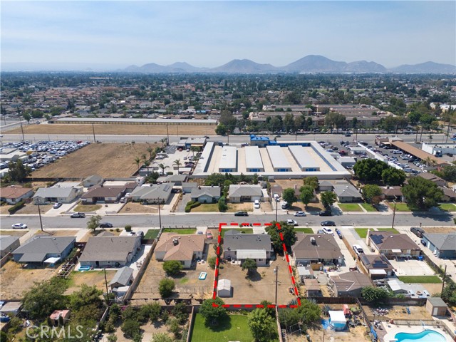 17392 Paine Street, Fontana CA: https://media.crmls.org/medias/86dd6002-f140-42ff-8eb7-972ed7352c11.jpg