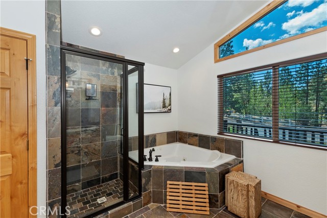 Detail Gallery Image 35 of 63 For 1010 Heritage Trl, Big Bear City,  CA 92314 - 4 Beds | 4 Baths