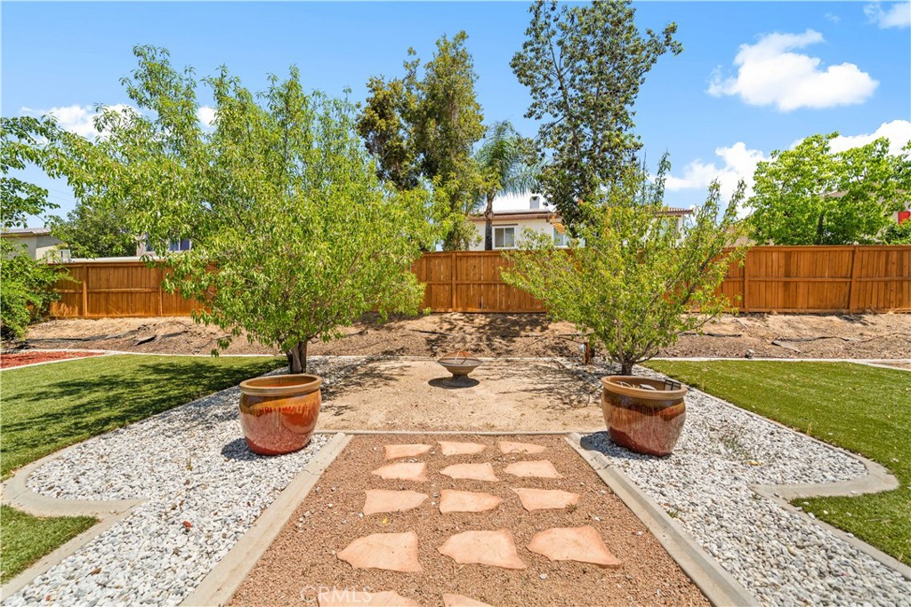 https://media.crmls.org/medias/86dde002-212d-44b6-af1a-4f5000b9a78b.jpg?preset=X-Large