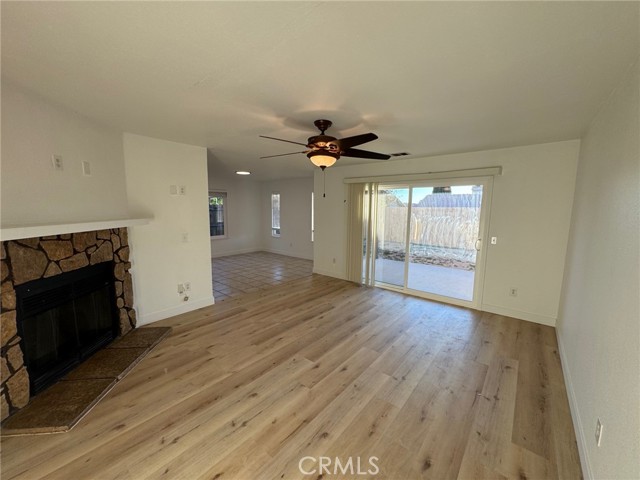 Detail Gallery Image 4 of 75 For 10333 Tamarisk Ave, Hesperia,  CA 92345 - 3 Beds | 2 Baths