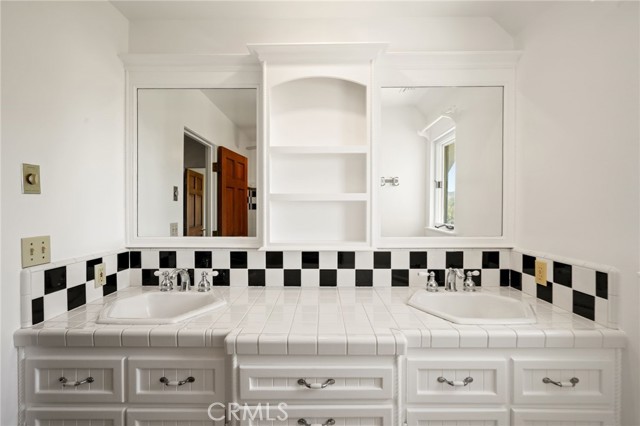 13532 Pineridge Court, Yucaipa CA: https://media.crmls.org/medias/86df64e2-c053-487f-9a9d-42d579865cec.jpg
