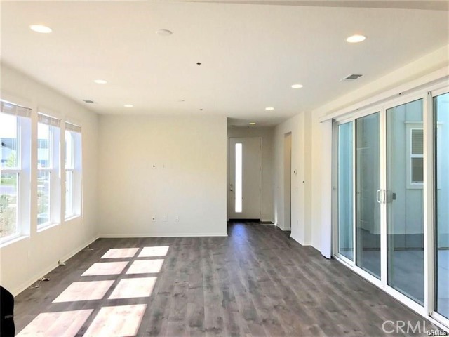 Detail Gallery Image 6 of 28 For 125 Fixie, Irvine,  CA 92618 - 3 Beds | 3 Baths