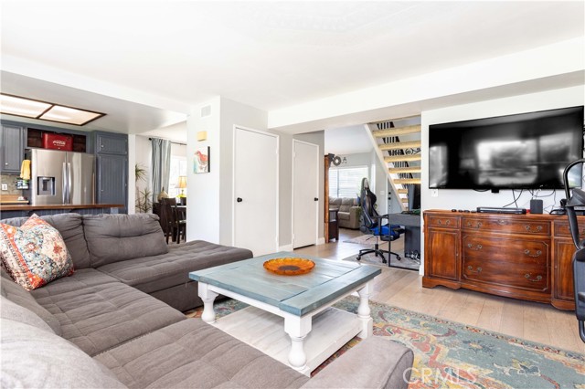 28138 Florence Lane, Canyon Country CA: https://media.crmls.org/medias/86df7c9c-ba0f-4007-9eb2-8b5ec7a50159.jpg