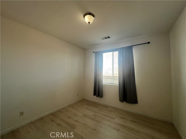 Detail Gallery Image 25 of 32 For 4111 Vahan Ct, Lancaster,  CA 93536 - 5 Beds | 3 Baths