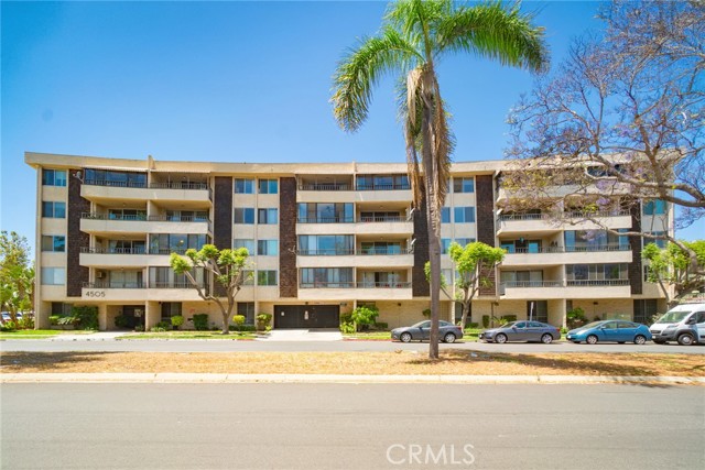 4505 California Avenue, Long Beach CA: https://media.crmls.org/medias/86e035af-5435-422d-8c85-06b997822902.jpg