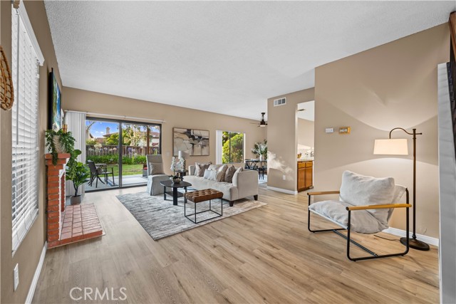 Detail Gallery Image 2 of 21 For 3516 Landsford Way, Carlsbad,  CA 92010 - 3 Beds | 2/1 Baths