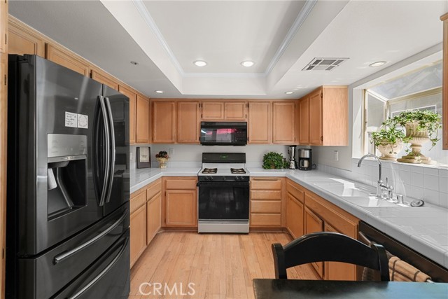 Detail Gallery Image 11 of 22 For 15058 Providence Ln, North Hills,  CA 91343 - 3 Beds | 2/1 Baths