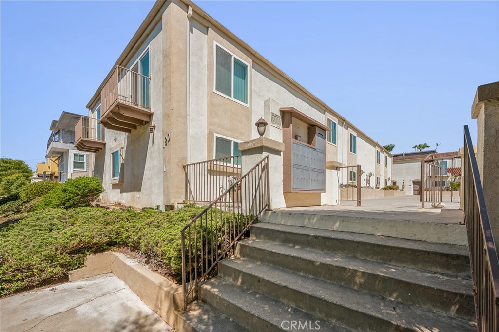 120 S Francisca Avenue #12