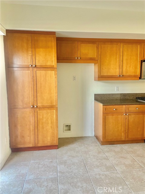 Detail Gallery Image 8 of 21 For 17168 Newhope #222,  Fountain Valley,  CA 92708 - 2 Beds | 2 Baths