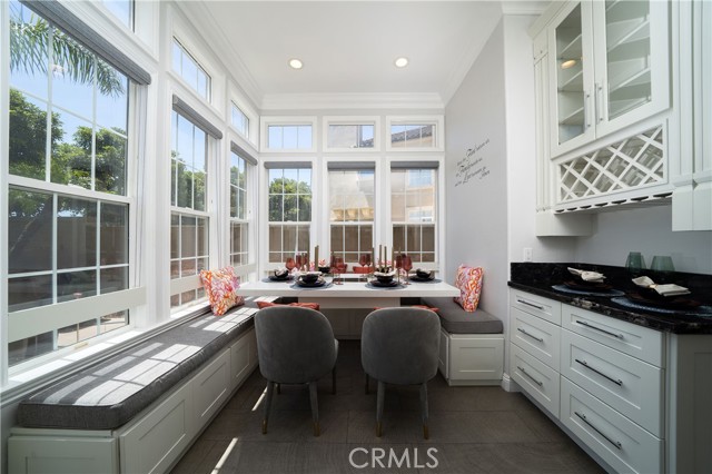 5712 Ocean Vista Drive, Huntington Beach CA: https://media.crmls.org/medias/86e114f6-4310-4240-93bd-6e0e776893cf.jpg