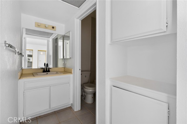 Detail Gallery Image 19 of 33 For 4441 Woodman Ave #111,  Sherman Oaks,  CA 91423 - 0 Beds | 1 Baths