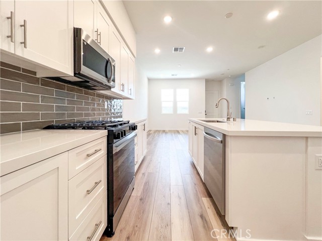 22019 Florence Circle, Walnut CA: https://media.crmls.org/medias/86e41822-b2ff-4ba7-bf69-4bf36a49fa1d.jpg
