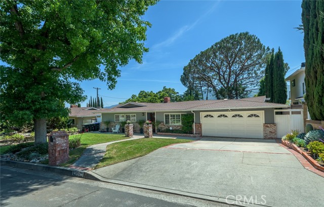 Detail Gallery Image 1 of 1 For 3810 Los Olivos Ln, La Crescenta,  CA 91214 - 4 Beds | 2 Baths