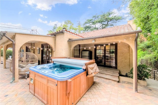 516 Orange Grove Avenue, South Pasadena CA: https://media.crmls.org/medias/86e4b455-e52c-45ae-a708-028225d0db84.jpg