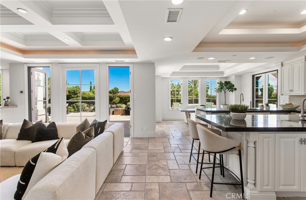 MLS #OC25234337 image #7