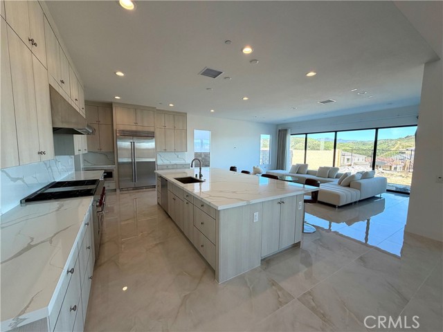 Detail Gallery Image 7 of 34 For 24217 N Corte Profundo, Valencia,  CA 91354 - 5 Beds | 5/1 Baths