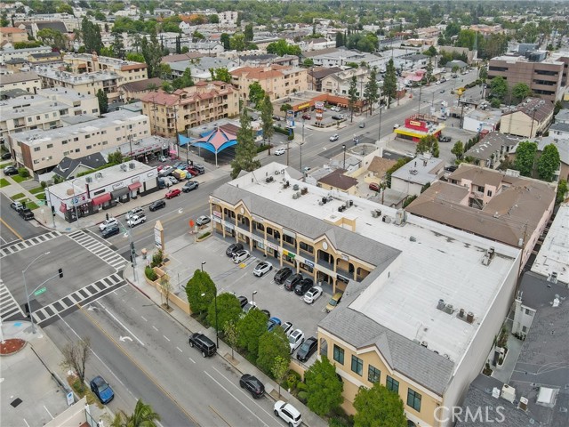 401 S Glenoaks Boulevard, Burbank CA: https://media.crmls.org/medias/86e596f8-23d4-44d5-aaec-e5fbf820cbc9.jpg