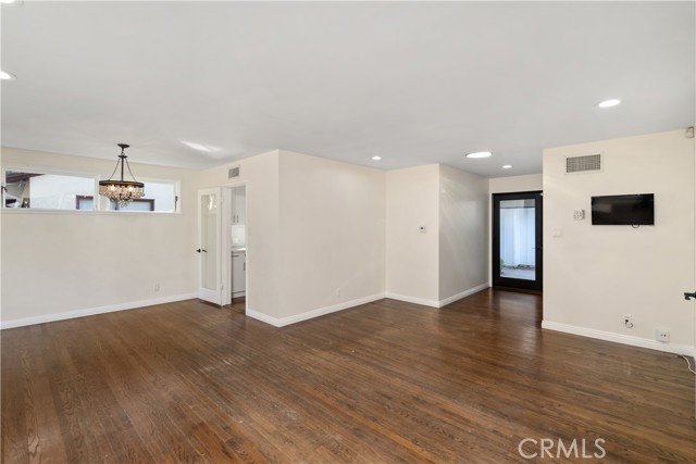 Detail Gallery Image 7 of 28 For 13437 Mccormick St, Sherman Oaks,  CA 91401 - 3 Beds | 2 Baths