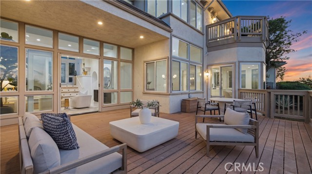 Detail Gallery Image 8 of 47 For 31 Saint Tropez, Newport Beach,  CA 92660 - 4 Beds | 3 Baths