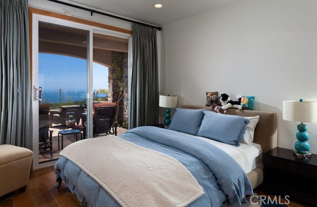 5 Sea View Lane, Newport Coast CA: https://media.crmls.org/medias/86e76490-4185-4b43-987a-bafca1ccc5d9.jpg